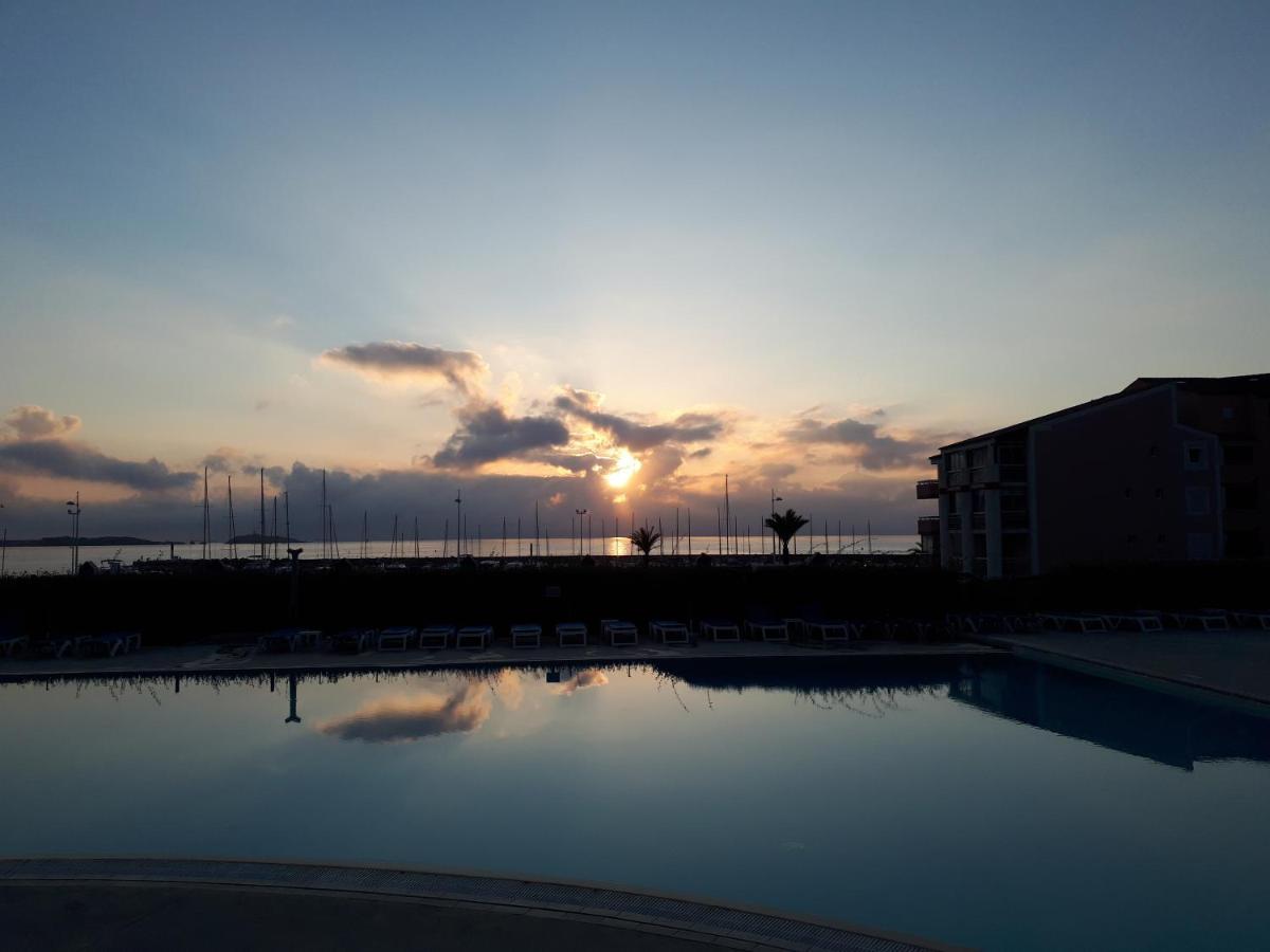 Magnifique Rez De Jardin & Piscine & Bord De Mer Daire Six-Fours-les-Plages Dış mekan fotoğraf